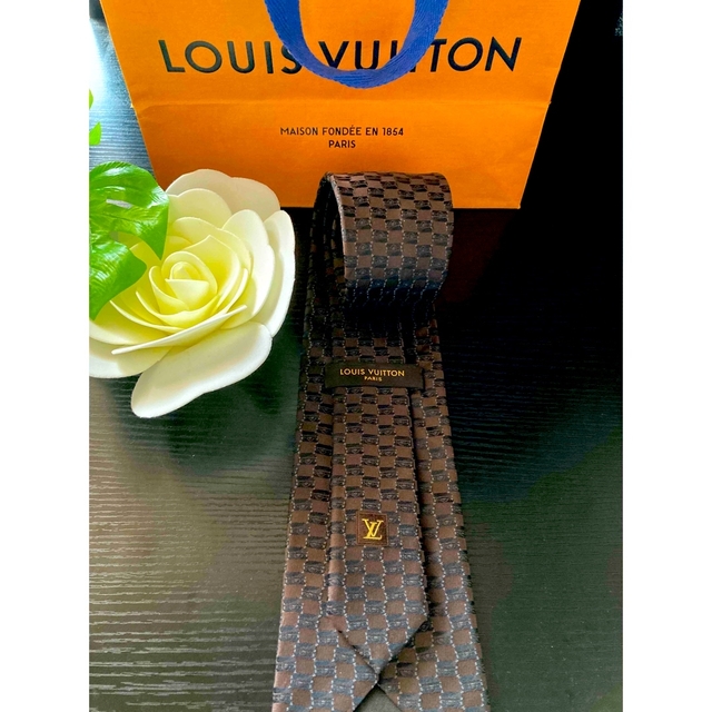 LOUIS VUITTON - 【Louis Vuitton】ꫛ ꫀꪝ正規店購入ネクタイの通販