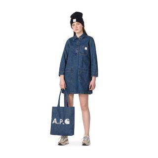 アーペーセー(A.P.C)のA.P.C. x Carhartt WIP デニムワンピース(ひざ丈ワンピース)