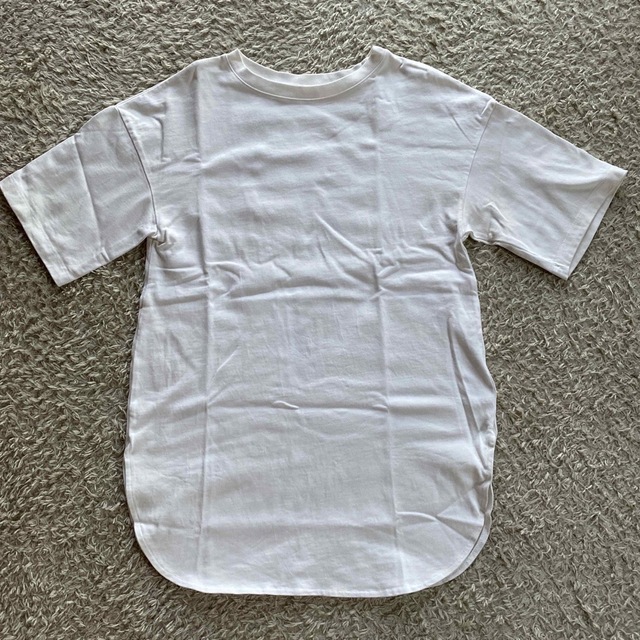 GU(ジーユー)のGU 半袖Tシャツ(チュニック) レディースのトップス(Tシャツ(半袖/袖なし))の商品写真
