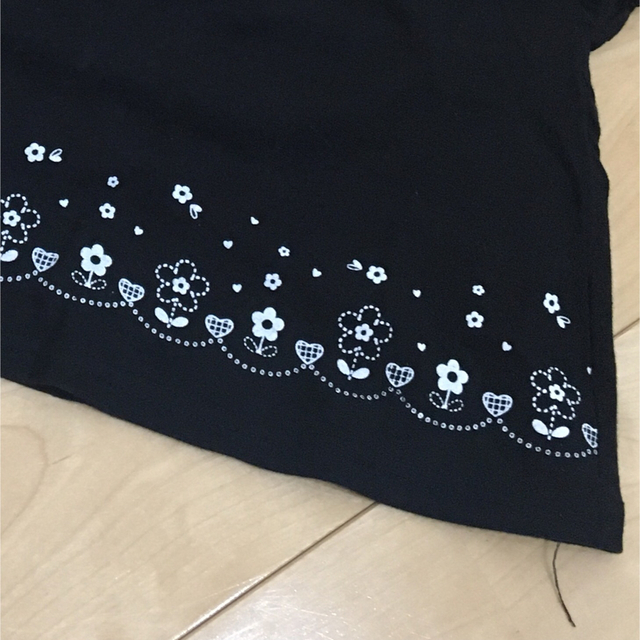 西松屋(ニシマツヤ)のTシャツ　95㎝ キッズ/ベビー/マタニティのキッズ服女の子用(90cm~)(Tシャツ/カットソー)の商品写真