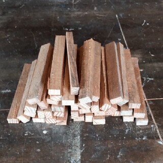 焚き付け用の薪（細い角材）長さ13~14cm(ストーブ/コンロ)