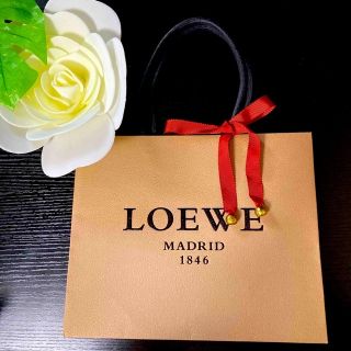 【LOEWE】ロエベ正規店購入　極美品ネクタイ　イエロー