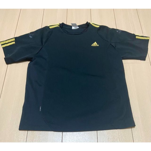 adidas(アディダス)のアディダス　Tシャツ　半袖　男女兼用　古着　黒 メンズのトップス(Tシャツ/カットソー(半袖/袖なし))の商品写真