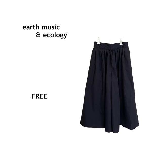 earth music & ecology(アースミュージックアンドエコロジー)のearth【スカーチョ　FREE ネイビー】ワイドパンツ　ギャザースカート レディースのパンツ(カジュアルパンツ)の商品写真