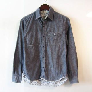 ビームス(BEAMS)の美品　ビームス　BEAMS　長袖シャツ　シャンブレー／花柄　リバーシブル(シャツ)