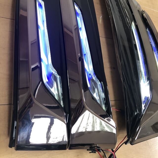 スモークメッキ ヴェルファイア30系 シグネチャーイルミブレード デイ
