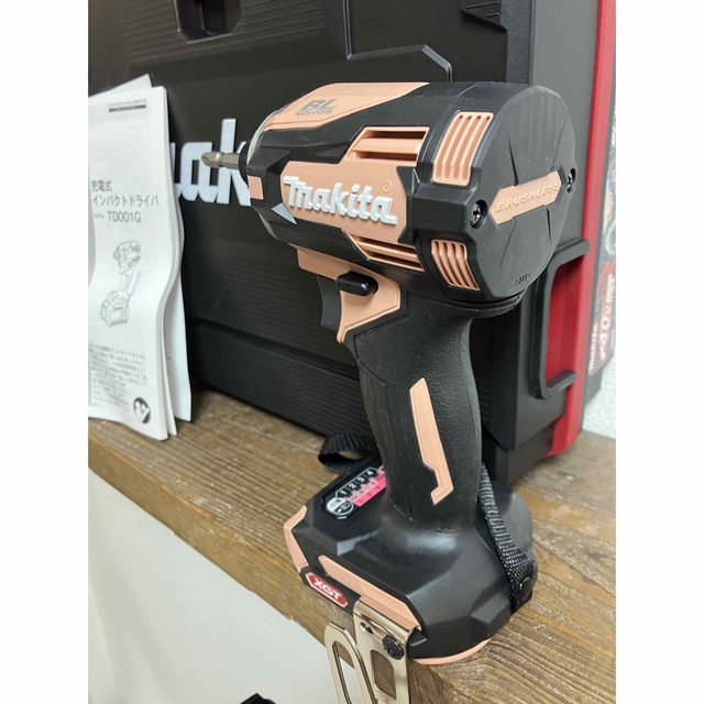 Makita(マキタ)の新品マキタインパクトドライバ本体のみTD001G 40v フレッシュカッパー スポーツ/アウトドアの自転車(工具/メンテナンス)の商品写真