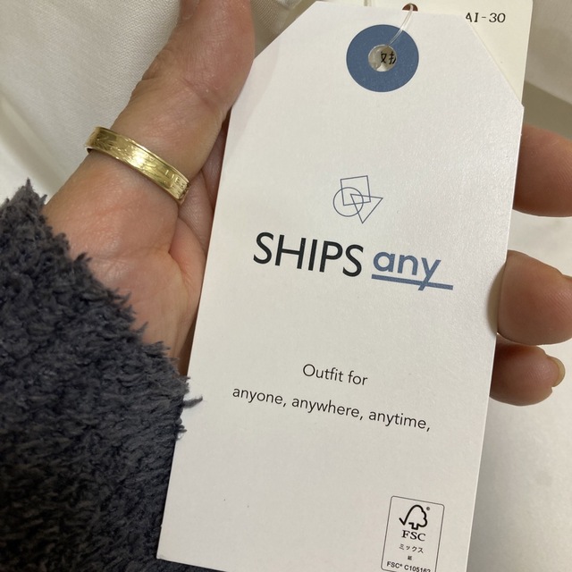 SHIPS anyのブラウス