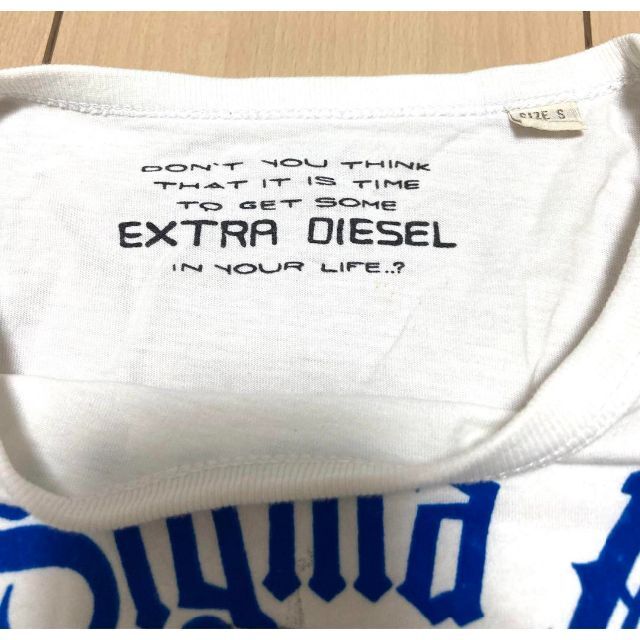 DIESEL(ディーゼル)のDIESEL　Tシャツ　半袖　男女兼用　古着　白 レディースのトップス(Tシャツ(半袖/袖なし))の商品写真