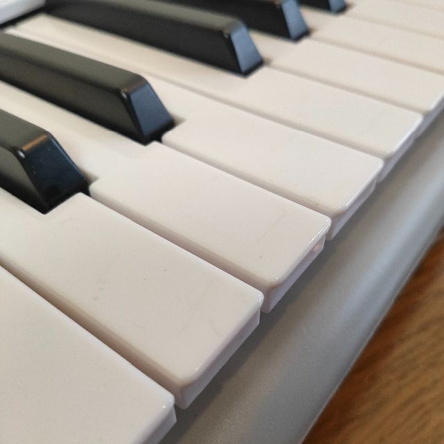 【美品】 YAMAHA 電子キーボード　EZ-J220 ヤマハ　光るガイド ヤマハ | EZ-J220 - ポータブルキーボード - 概要