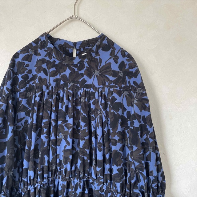 美品☆ballsey シルエットフラワープリント ギャザーワンピース 新しい