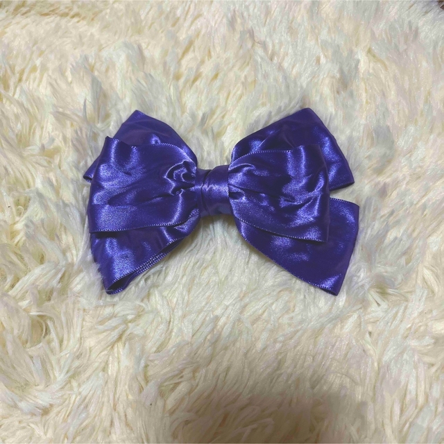 リボンバレッタ　紫 レディースのヘアアクセサリー(バレッタ/ヘアクリップ)の商品写真