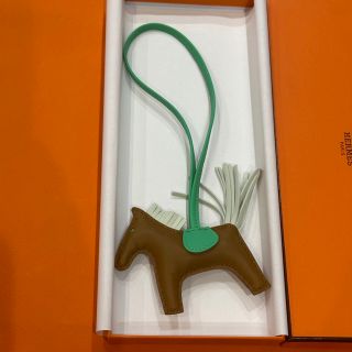 エルメス(Hermes)の新品未使用 レア HERMES エルメス ロデオ チャーム pm クラフト(バッグチャーム)