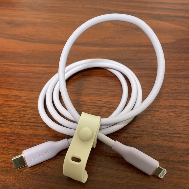 Anker(アンカー)のAnker PowerLine Ⅲ Flow USB-C&ライトニングケーブル スマホ/家電/カメラのスマホアクセサリー(その他)の商品写真