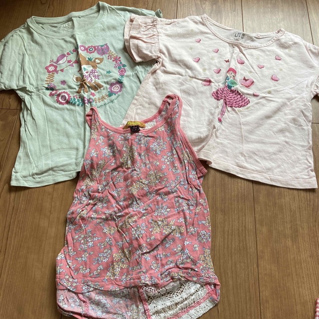 UNIQLO(ユニクロ)のユニクロTシャツ＋タンクトップ110 キッズ/ベビー/マタニティのキッズ服女の子用(90cm~)(Tシャツ/カットソー)の商品写真