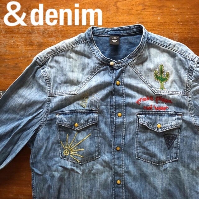 H&M(エイチアンドエム)の&denim(H&M) 刺繍　デニム シャツ メンズのトップス(シャツ)の商品写真