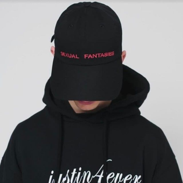 VETEMENTS ヴェトモン SEXUAL FANTASIES キャップ 帽子 【2022春夏新作