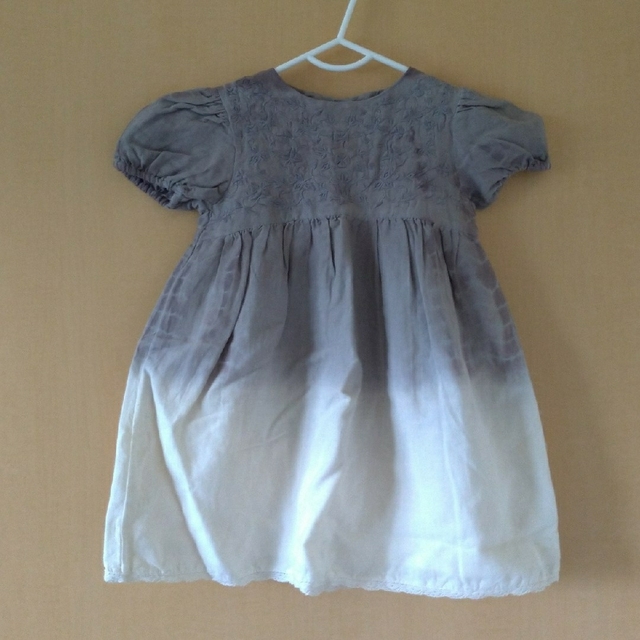 ZARA KIDS(ザラキッズ)のザラベイビー　タイダイワンピース　98 キッズ/ベビー/マタニティのキッズ服女の子用(90cm~)(ワンピース)の商品写真