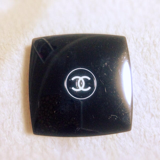 CHANEL(シャネル)のシャネルアイシャドウ イエローゴールド コスメ/美容のベースメイク/化粧品(その他)の商品写真