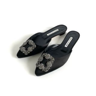 マノロブラニク(MANOLO BLAHNIK)の美品 マノロブラニク ハンギシ フラットシューズ 36 ブラック サテン(ハイヒール/パンプス)