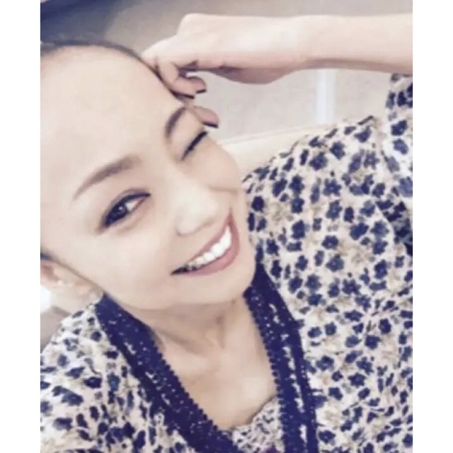 SNIDEL(スナイデル)の♡安室奈美恵さん着用♡ スナイデル フラワーチュニックワンピース  ベージュ レディースのワンピース(ミニワンピース)の商品写真