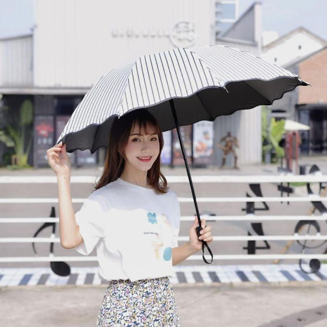 ストライプ 日傘 完全遮光 UVカット 晴雨兼用 折りたたみ傘 軽量 コンパクト レディースのファッション小物(傘)の商品写真