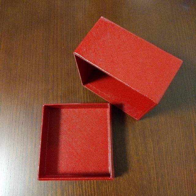 Cartier(カルティエ)のカルティエ　空箱　美品　8.5×8.5×6.3cm  ケース レディースのファッション小物(腕時計)の商品写真