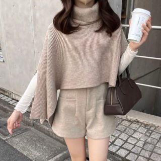 【未使用】RILI TOKYO ケープニットトップス　ベージュ　レディース　秋服(ニット/セーター)