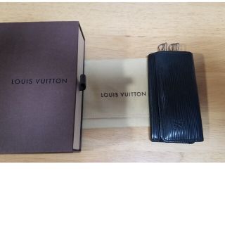 ルイヴィトン(LOUIS VUITTON)のLOUIS VUITTON　エピ　黒　４連キーケース(キーケース)