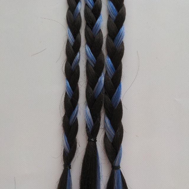 ウィッグ三本セット　三つ編み　髪ゴムヘアゴム　エクステ　ロング　耐熱　つけ毛　青 レディースのウィッグ/エクステ(その他)の商品写真