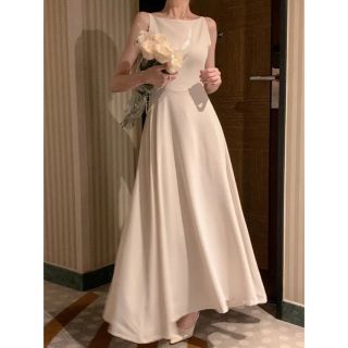 前撮り　結婚式　サテンドレス　アイボリー(ウェディングドレス)