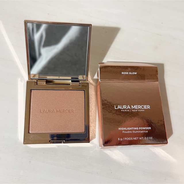 laura mercier(ローラメルシエ)のLAURA MERCIER ローズグロウ イルミネーター コスメ/美容のベースメイク/化粧品(フェイスカラー)の商品写真