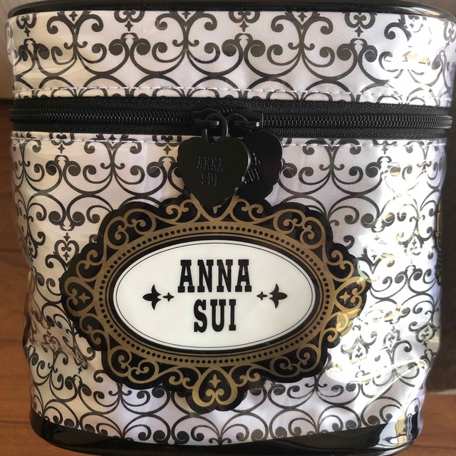 ANNA SUI(アナスイ)のアナスイ ボディケアキット ボディソープ  シャンプー スクラブ バニティポーチ コスメ/美容のボディケア(ボディスクラブ)の商品写真