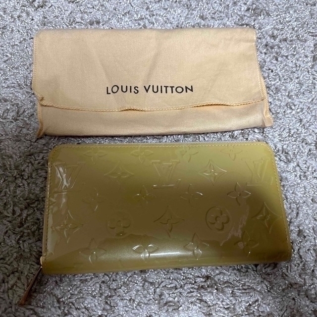 LOUIS VUITTON(ルイヴィトン)のルイヴィトン　ヴェルニ 長財布  エナメル レディースのファッション小物(財布)の商品写真