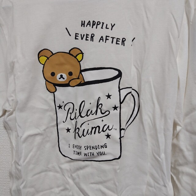 リラックマ　長袖　新品タグ付き　リラックママグ　ロンT　Mサイズ　Tシャツ メンズのトップス(Tシャツ/カットソー(七分/長袖))の商品写真