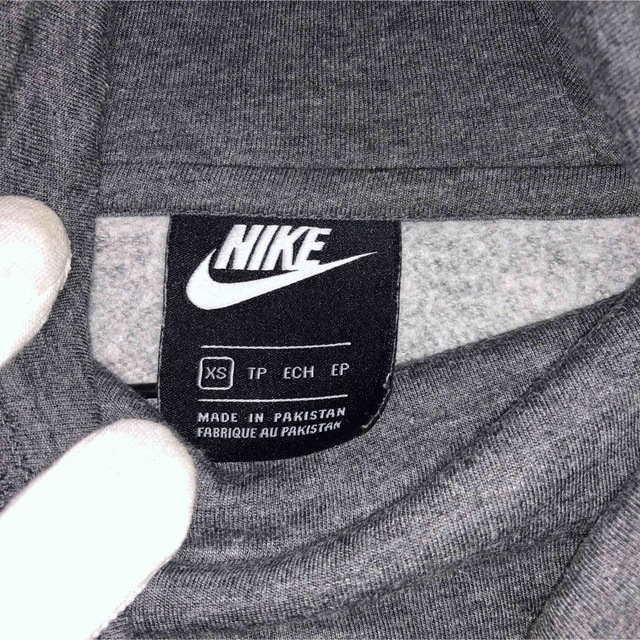 NIKE(ナイキ)のUS【 NIKE 】パーカー　丈短め メンズのトップス(パーカー)の商品写真