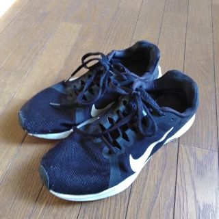 ナイキ(NIKE)のナイキ　レディーススニーカー　24.5センチ(スニーカー)