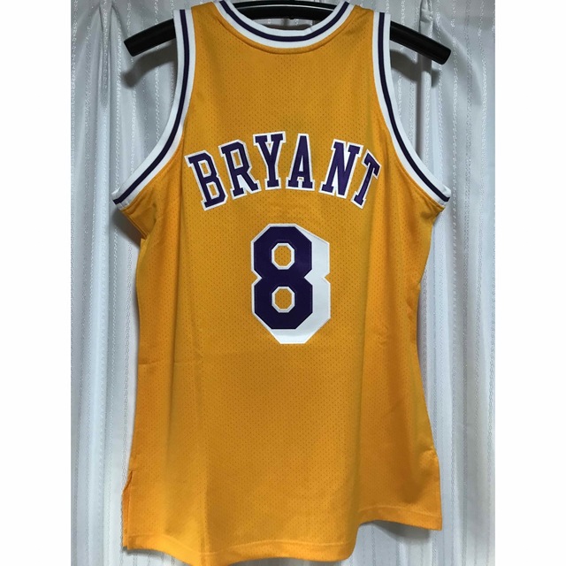 MITCHELL & NESS(ミッチェルアンドネス)のロサンゼルスレイカーズ コービーブライアント オーセンティックユニフォーム L スポーツ/アウトドアのスポーツ/アウトドア その他(バスケットボール)の商品写真