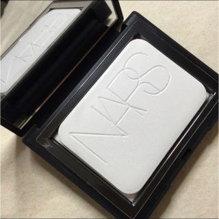 ナーズ(NARS)のNARS ライトリフレクティングセッティングパウダー プレスト　10g(フェイスパウダー)