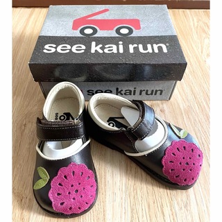 See Kai Run（シーカイラン）の花柄ストラップシューズ13cm(フォーマルシューズ)