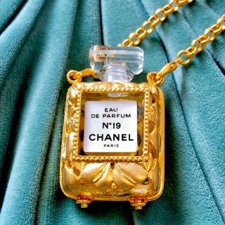 シャネル 香水 ネックレスの通販 100点以上 | CHANELのレディースを ...