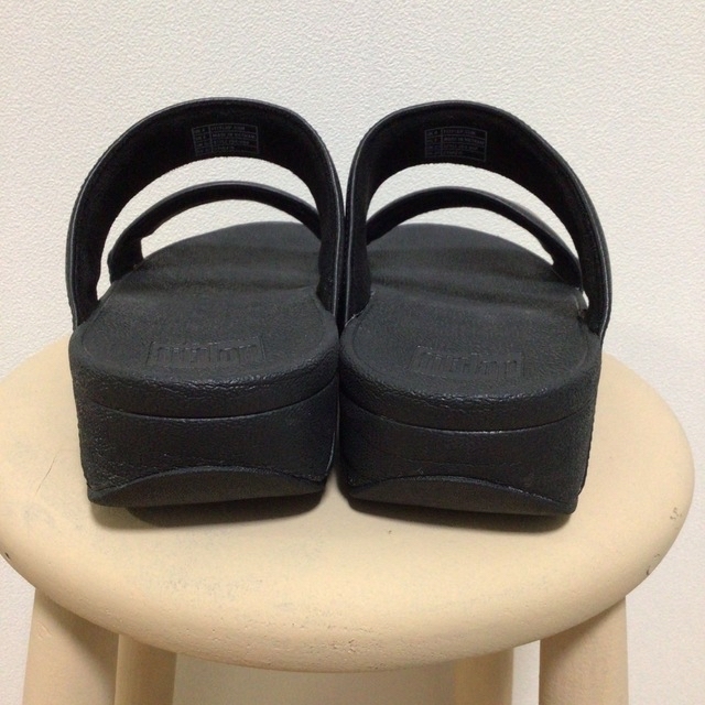 fitflop(フィットフロップ)の専用です♡fitflop フィットフロップ 本革サンダル 黒^^☆ レディースの靴/シューズ(サンダル)の商品写真