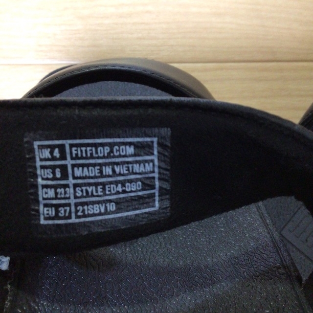 fitflop(フィットフロップ)の専用です♡fitflop フィットフロップ 本革サンダル 黒^^☆ レディースの靴/シューズ(サンダル)の商品写真