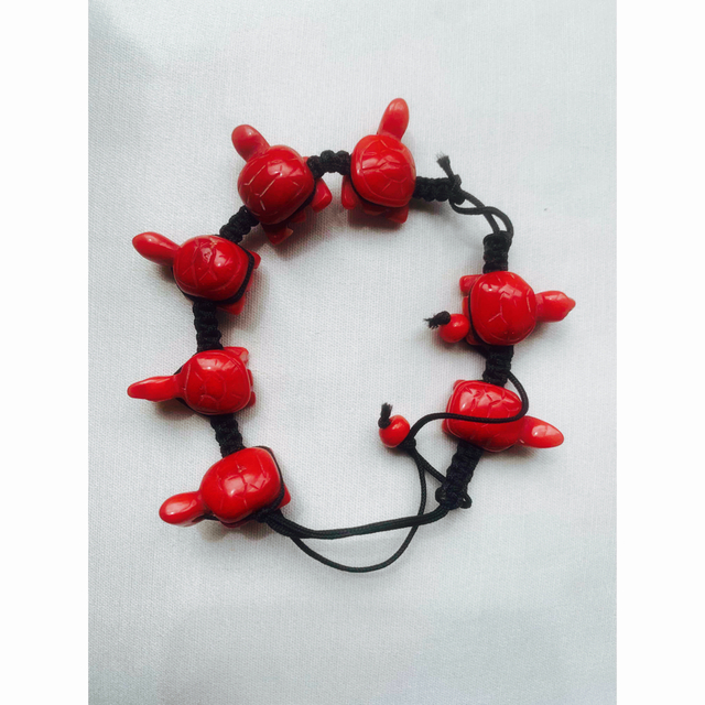 血赤珊瑚⭐︎亀⭐︎縁起物⭐︎ブレスレット レディースのアクセサリー(ブレスレット/バングル)の商品写真