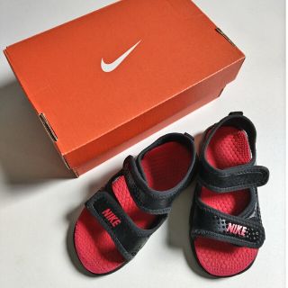 ナイキ(NIKE)のNIKE★キッズシティサンダル★14cm RED/BLACK(サンダル)