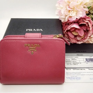 プラダ(PRADA)のPRADA  サフィアーノ2つ折り　財布  ピンク  プラダ　保証書つき(財布)