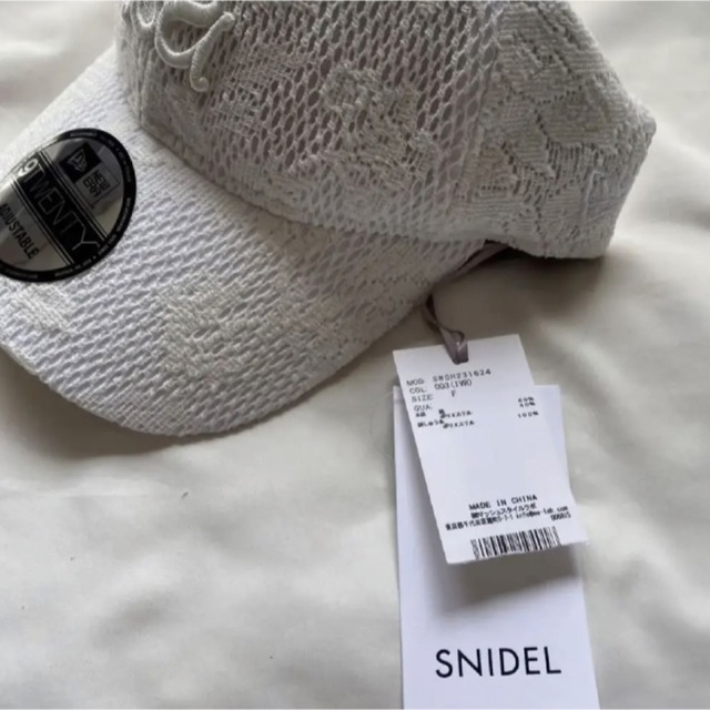 SNIDEL(スナイデル)の新品　SNIDEL スナイデル ニューエラ　コラボ　キャップ レディースの帽子(キャップ)の商品写真