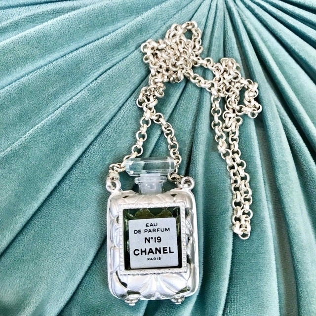 CHANEL   CHANEL 香水瓶ネックレス ヴィンテージ レアの通販 by るぶ