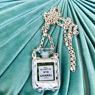 CHANEL - CHANEL 香水瓶ネックレス ヴィンテージ レアの通販 by るぶ