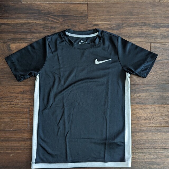 NIKE(ナイキ)のちょん様専用　NIKE キッズ Tシャツ キッズ/ベビー/マタニティのキッズ服女の子用(90cm~)(Tシャツ/カットソー)の商品写真